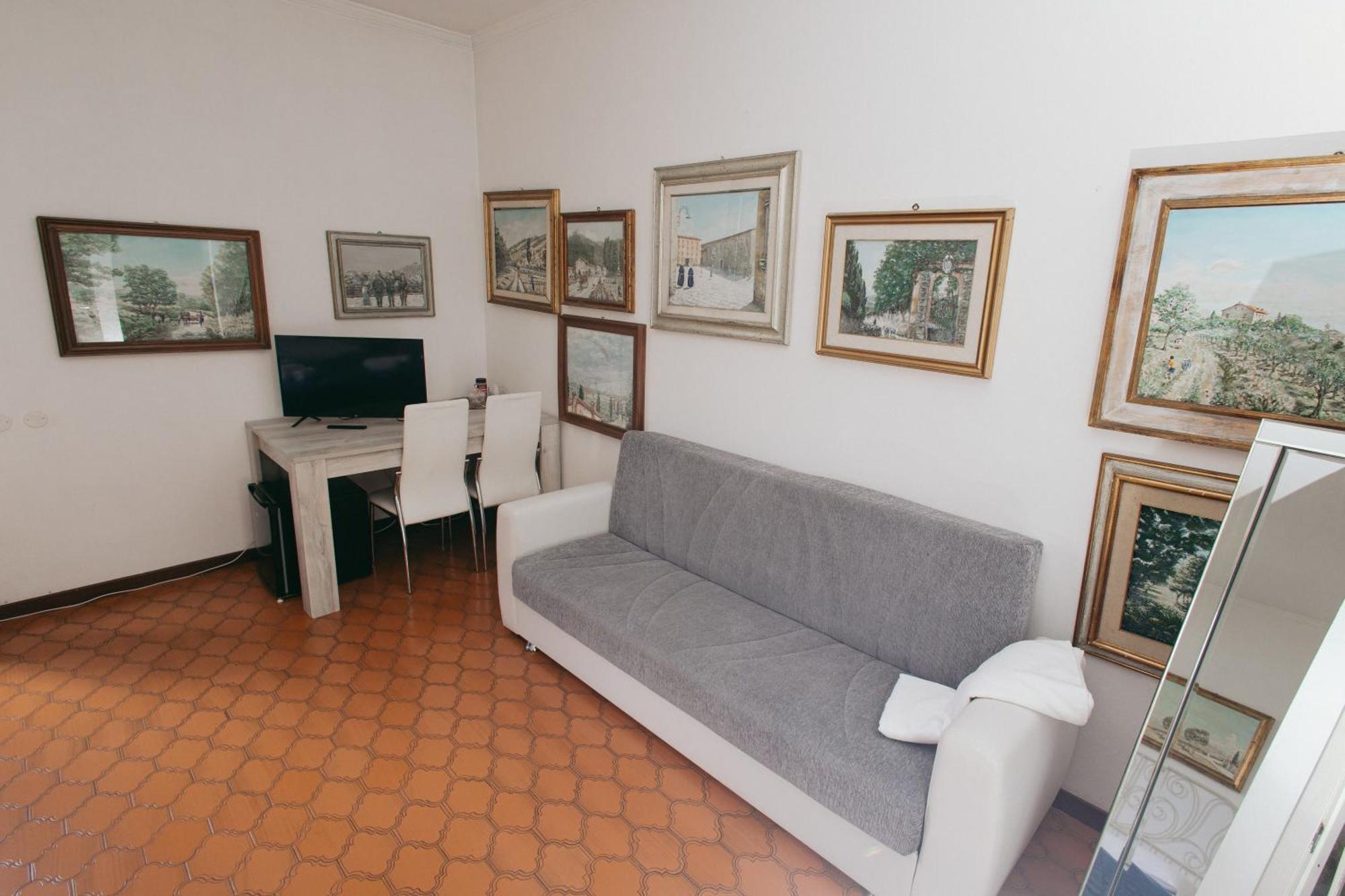 Enzo'S House Hotel Лука Екстериор снимка