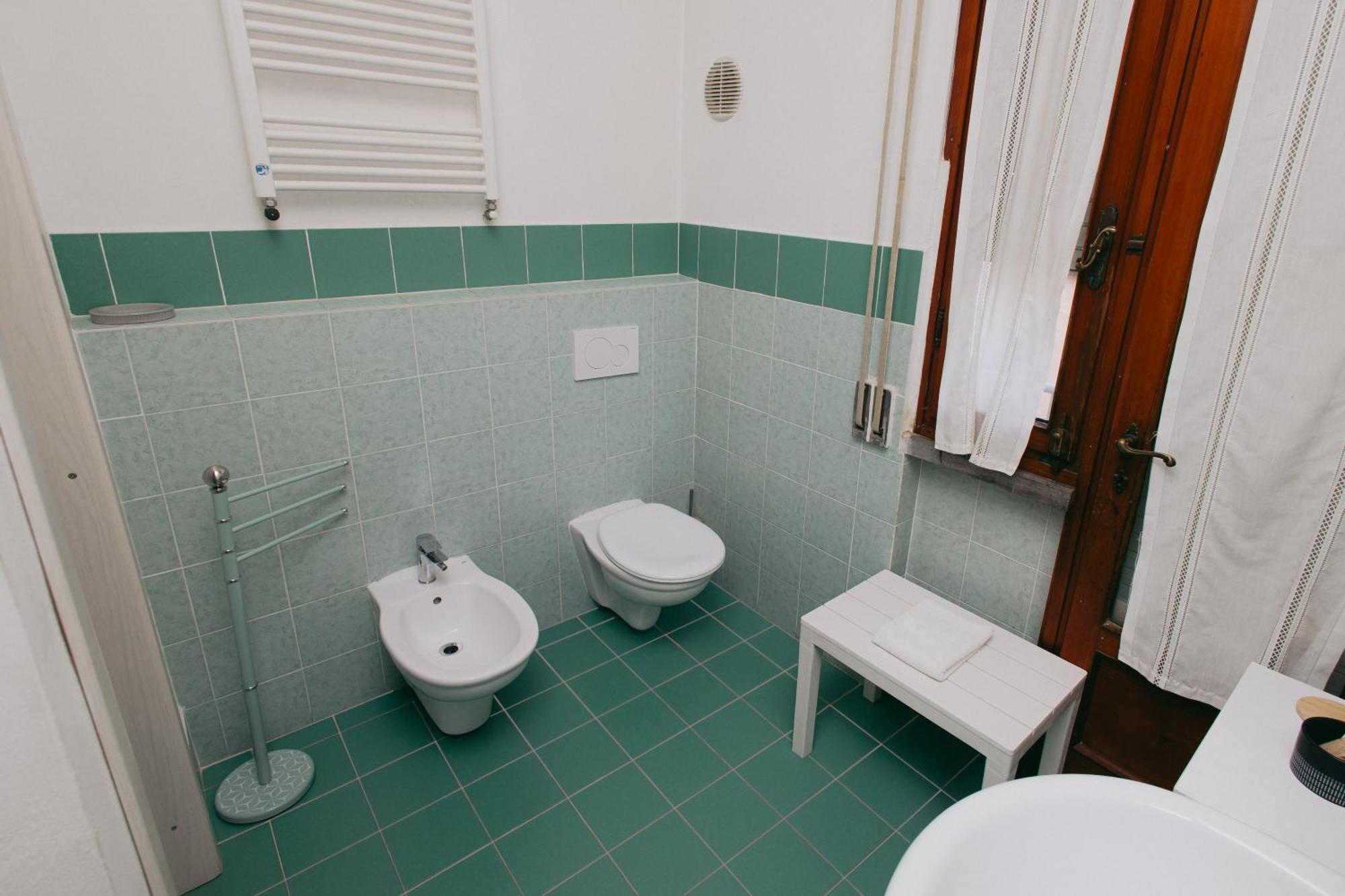 Enzo'S House Hotel Лука Екстериор снимка